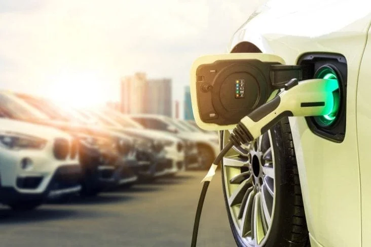 Carro Elétrico e Eletroposto